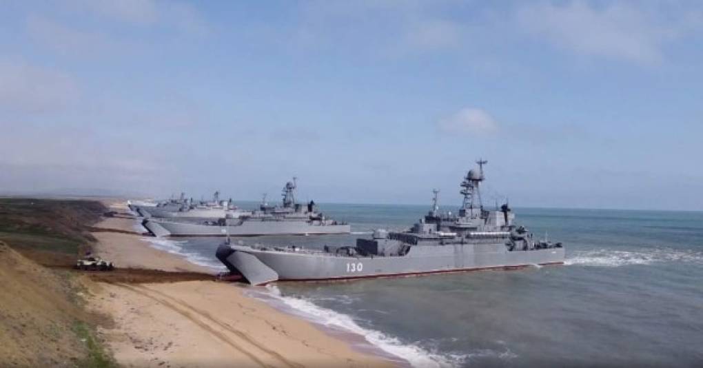 Rusia exhibe su poderío militar en gigantescas maniobras militares en el mar Negro