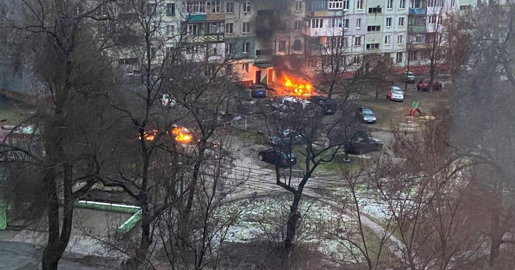 Entretanto el presidente de Ucrania, Volodimir Zelenski, denunció que las tropas rusas se preparan para bombardear Odesa, el principal puerto de Ucrania, donde viven cerca de un millón de personas. 