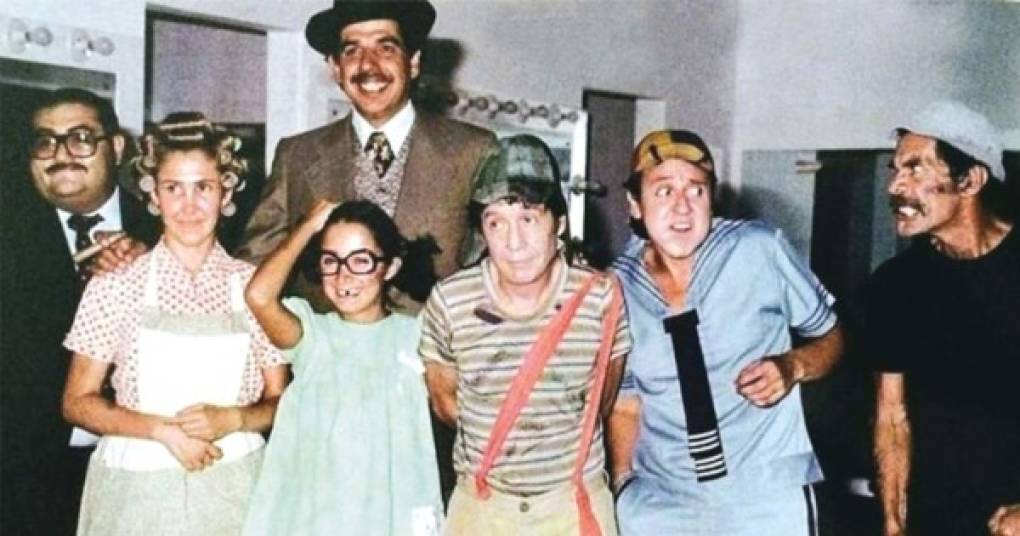 'El Chavo del 8' fue un programa de comedia creado y protagonizado por Roberto Gómez Bolaños, “Chespirito”, el cual marcó a generaciones enteras y se ganó un lugar en el corazón de millones de seguidores alrededor del mundo.