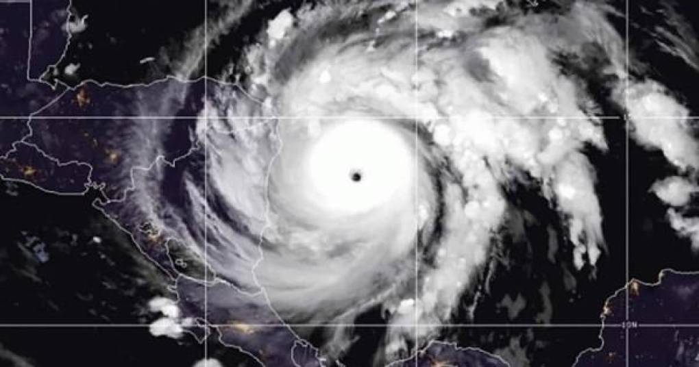 En octubre y noviembre de 2020, Honduras y Nicaragua sufrieron los embates de los poderosos huracanes Eta y Iota, que dejaron una estela de muerte y destrucción a su paso. 