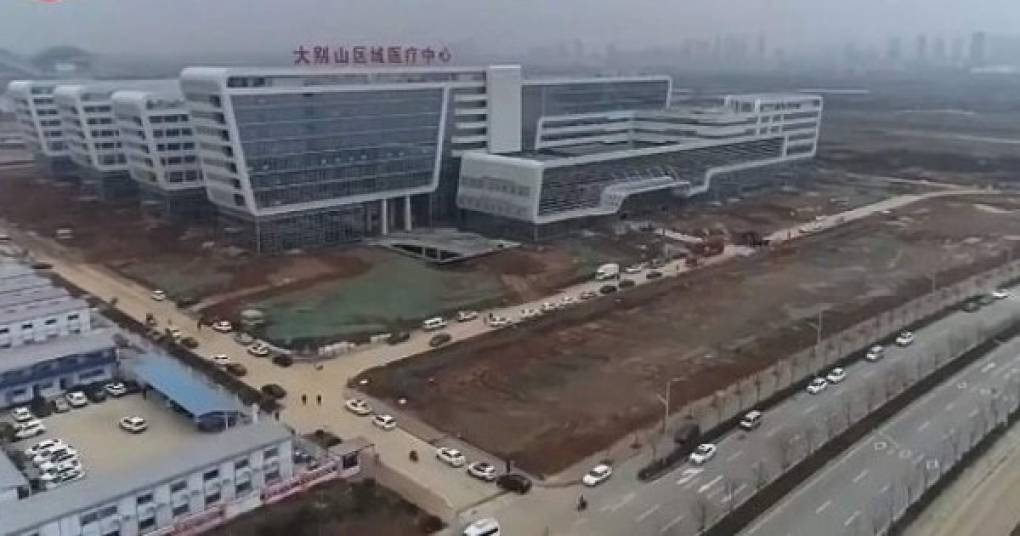 China abre primer hospital para pacientes con coronavirus