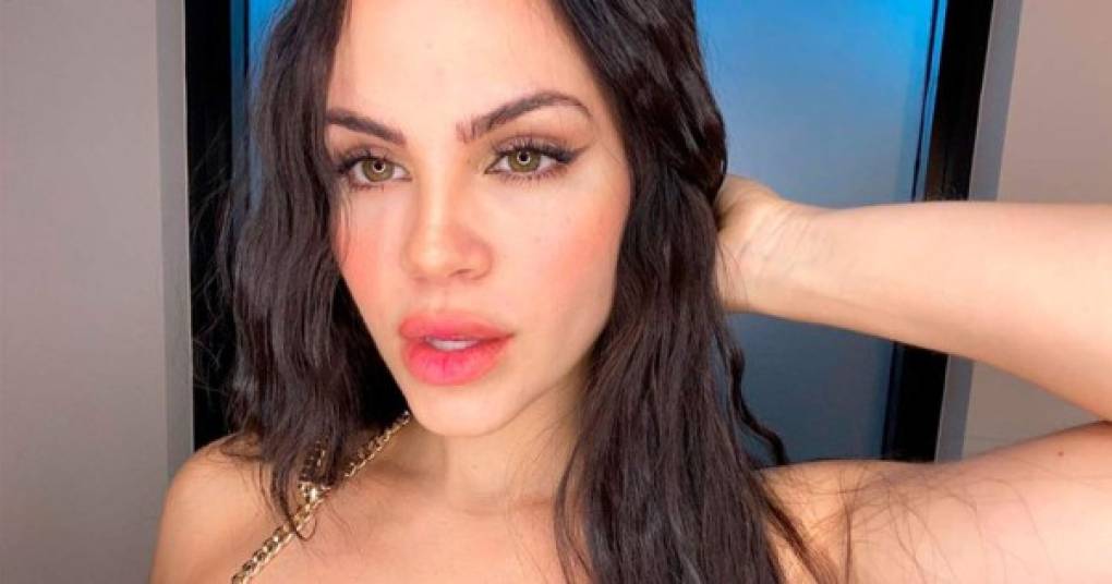 La famosa cantante Natti Natasha decidió volver locos a sus seguidores, al publicar una sexy foto en la que dejó muy poco a la imaginación, pero muy poquito.