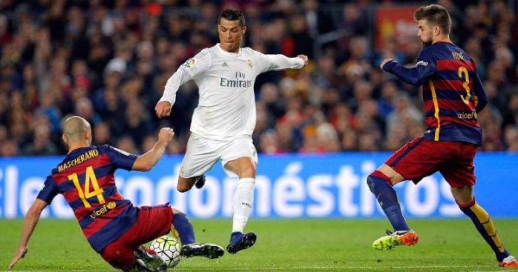 Y el sábado 3 de diciembre una nueva edición del clásico entre Barcelona y Real Madrid en el Camp Nou. Los merengues son líderes con 33 puntos, le siguen los azulgranas en el segundo puesto con 27 unidades.