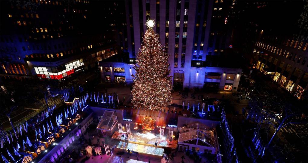 Nueva York enciende las luces de árbol de Navidad del Rockefeller Center