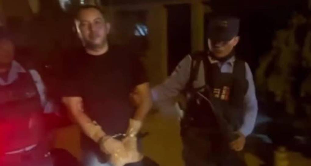 Horas más tarde la policía confirmón la detención de José Leonel Sarmiento, quien fue puesto a la orden del Ministerio Público.