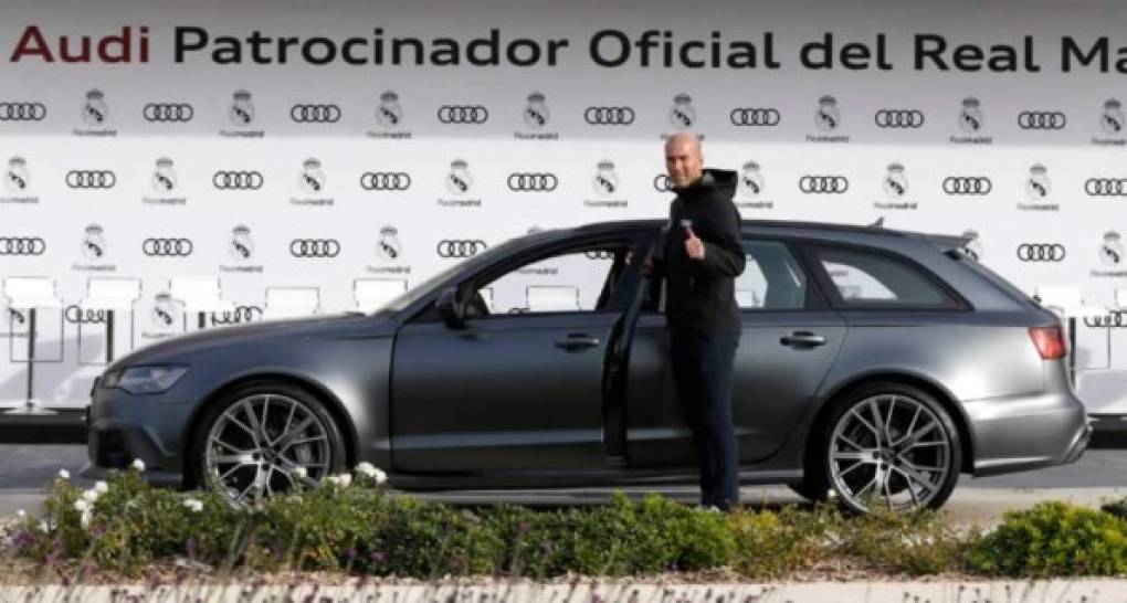 Zinedine Zidane - El entrenador del Real Madrid se decantó por un Audi RS 6 performance 4.0 TFSI quattro tiptronic color gris Daytona mate con un valor de 143.700 euros.