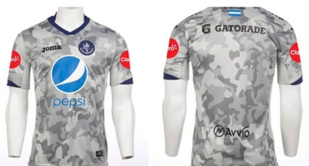 Camiseta de visita del Motagua temporada 2015. Esta indumentaria que el Motagua causó muchas risas en los aficionados de los equipos rivales, incluso en los propios hinchas del club capitalino.