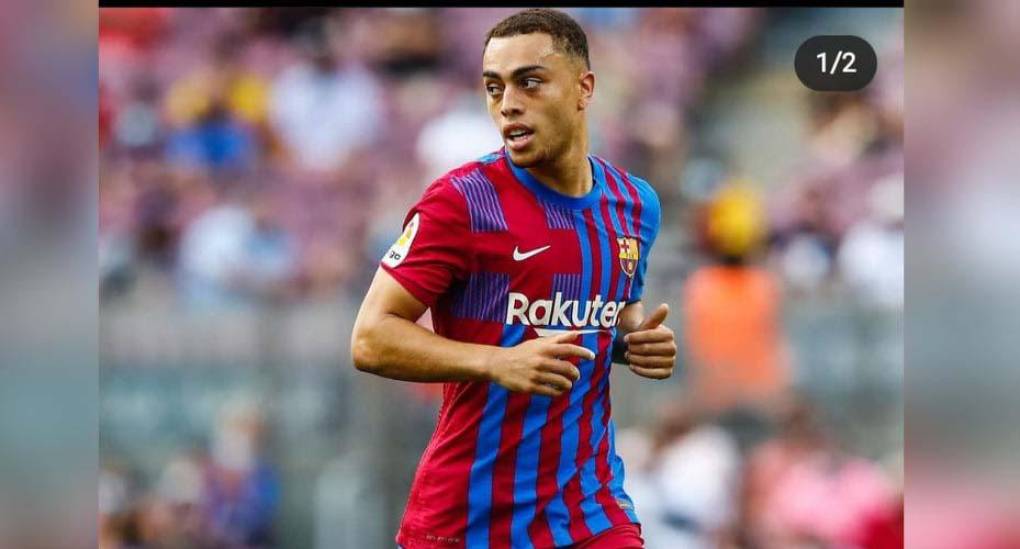 Sergiño Dest: El lateral estadounidense no convence del todo a Xavi y medios españoles reportan que podría salir del FC Barcelona.