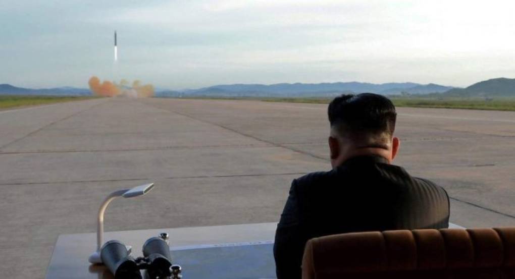Kim Jong-un mantiene en vilo a la península por sus amenazas a EEUU y la Comunidad Internacional con su arsenal nuclear.