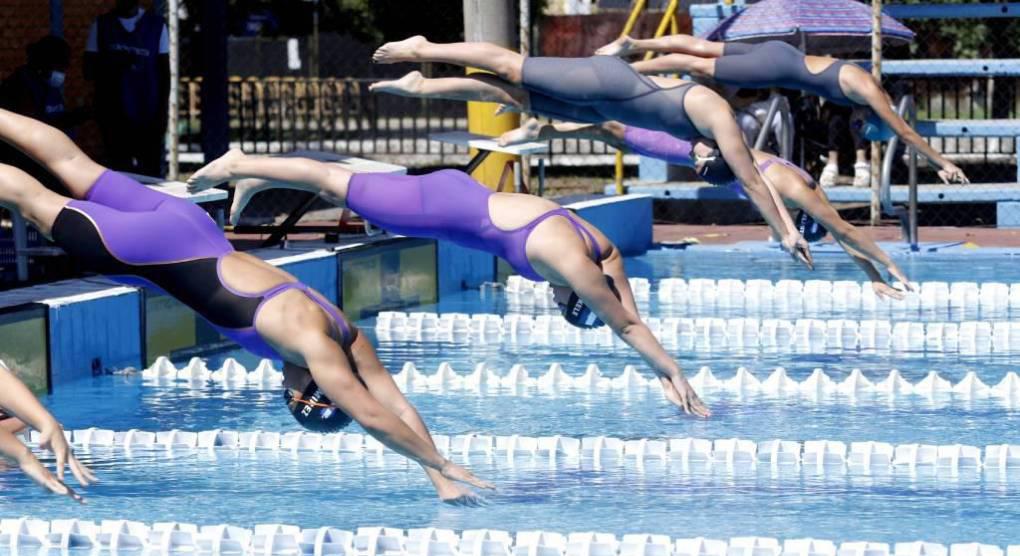 Michell Ramírez se apodera de los primeros lugares en el inicio de VI Torneo Internacional de Natación en San Pedro Sula