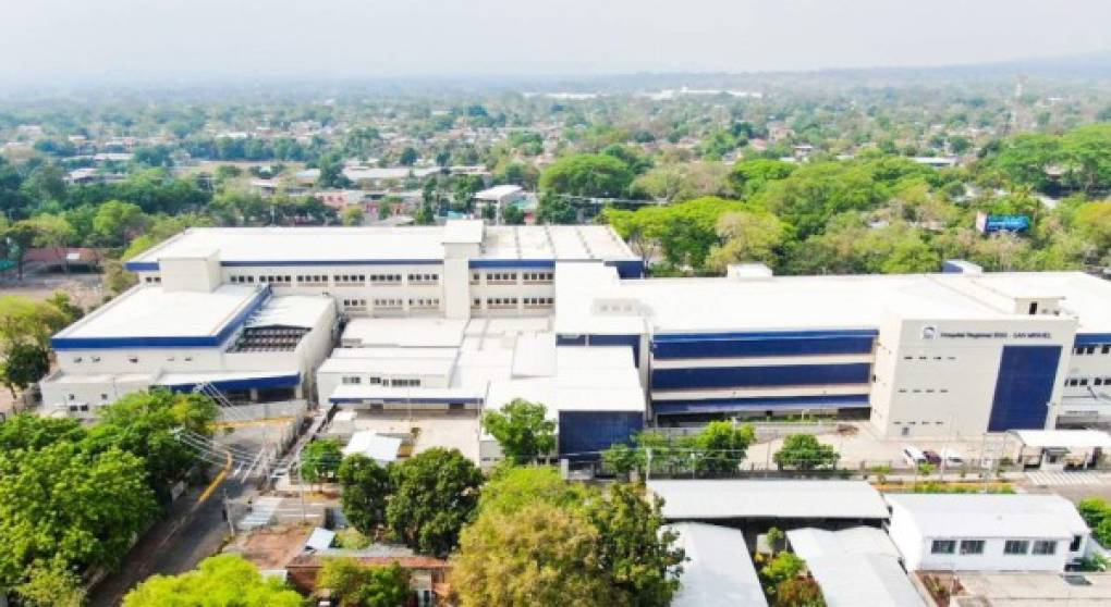 Bukele inaugura moderno hospital para atender crisis de coronavirus en El Salvador