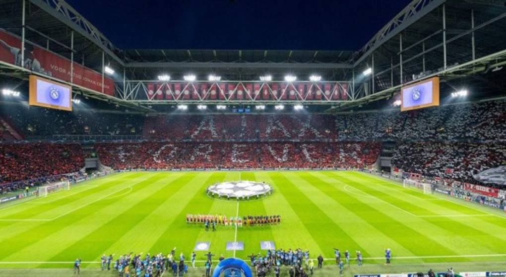 El Amsterdam Arena lució sus mejores galas para el partido entre Ajax vs Juventus. Los holandeses llegaban con la moral a tope tras haber eliminado en octavos al Real Madrid.