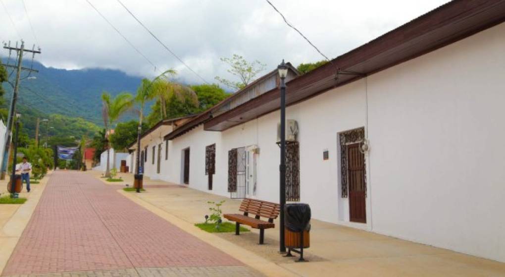 Las casas de estilo de la colonia española han sido mantenidas por sus habitantes.