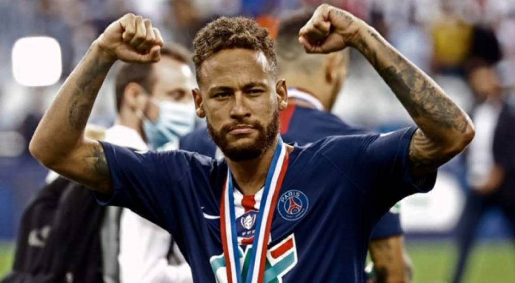 Neymar ha mandado un contundente mensaje sobre su futuro y el PSG. “Creo que hoy vivo mi mejor momento en París. Formamos una familia en nombre del mayor objetivo que tenemos por delante. Queremos marcar esta temporada con los campeones. Lucharemos por esto, porque nunca estuvimos tan cerca”, aseguró.<br/><br/>El brasileño parece que seguirá en el equipo parisino y pone fin a los rumores que lo ponen de vuelta en el Barcelona.
