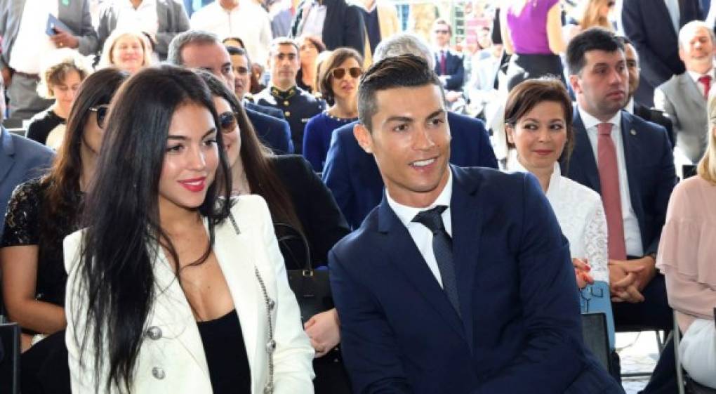 Georgina Rodríguez compartió una foto muy conmovedora a lado de su pareja, Cristiano Ronaldo, y sus hijos.