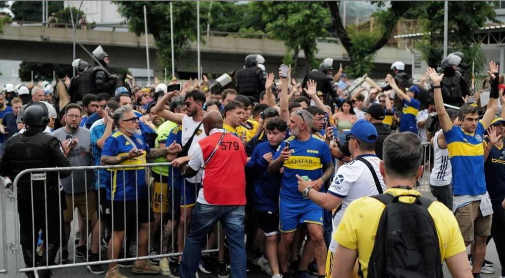 Disturbios entre hinchas Boca-Fluminense, invasión y fiesta en el Maracaná