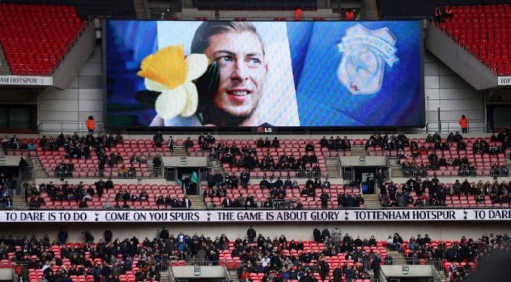 El Stade de la Beaujoire, casa del Nantes, le rindió homenaje al ex delantero argentino Emiliano Sala.