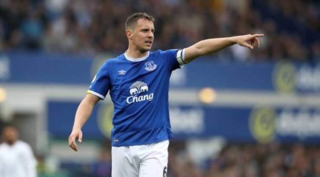 Tras 12 temporadas Phil Jagielka, de 36 años, dejará el Everton. El club decidió no renovarle el contrato, que expira a finales de mes. <br/>