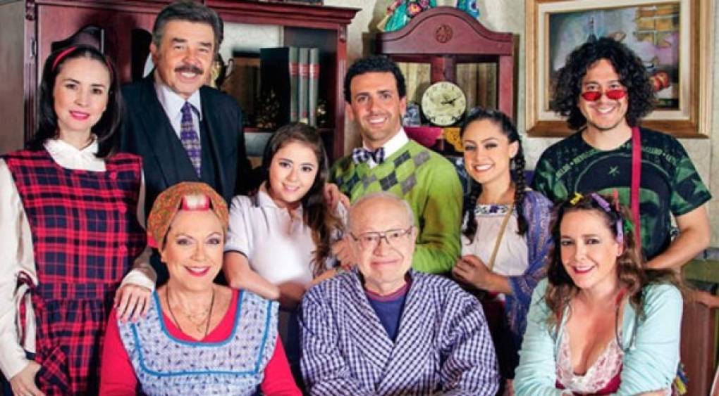 Los seguidores de la comedia 'Una familia de diez' están más que tristes. Y es que uno de los personajes principales de la comedia de Televisa falleció.