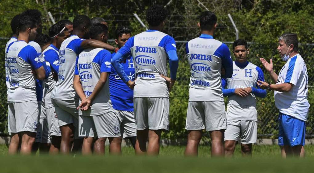 Otras de las consultas del técnico colombiano a los jugadores sobre el proceso de selección que han tenido. 