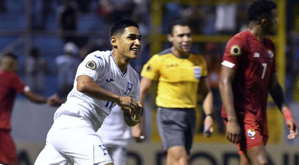 Marco Tulio Aceituno: El delantero de Honduras cierre el 11 ideal del Premundial Sub-20 de Concacaf. El atacante fue de las figuras ya que marcó seis goles en el torneo.
