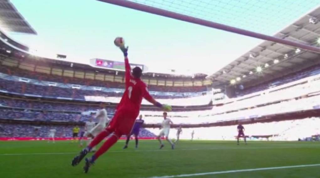 Momento en que Keylor Navas evitó el gol del Celta de Vigo con una impresionante atajada. El tico se lució a lo grande en el Santiago Bernabéu.