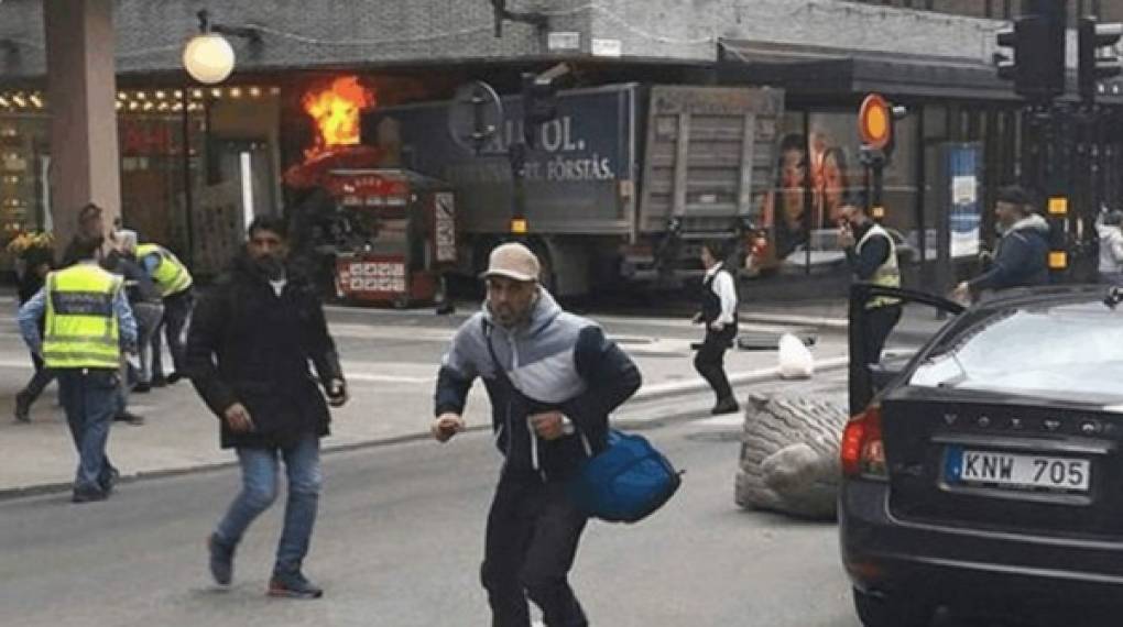 7 de abril de 2017, Estocolmo, Suecia<br/>Ataque cojn camión que dejó cuatro personas muertas y 15 heridas.