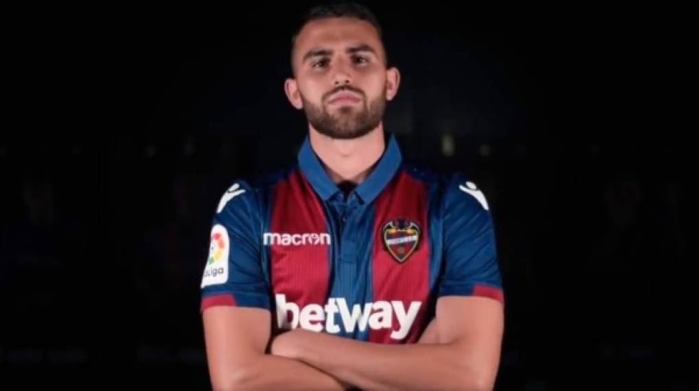 Borja Mayoral: El delantero español estuvo cedido a préstamo en Levante en la última campaña. En Real Madrid le buscan equipo.