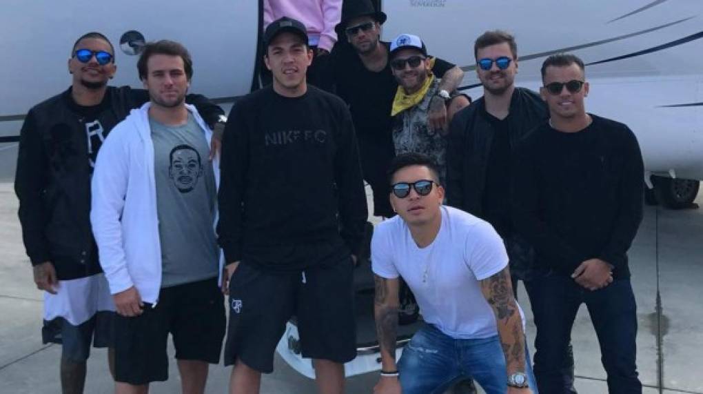 Los hombres de confianza de Neymar suelen vivir junto a él y, desde hace un tiempo, comenzaron a ser una parte indispensable en el contrato profesional del futbolista.