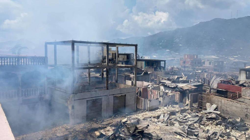 Guanaja en llamas: las impactantes imágenes del destructor incendio