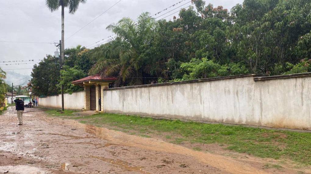 Mientras que la hacienda, de 50 manzanas, fue localizada en la aldea Las Ánimas, Danlí, El Paraíso. Por otro lado, el terreno se encuentra en Ciudad Jardín, en Choloma, Cortés. 