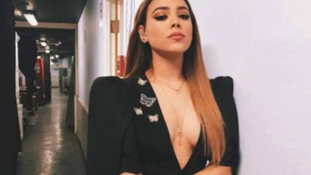 Por si fuera poco, Danna Paola también se unió a las filas de TV Azteca. Danna abandonó Televisa para convertirse en juez en la nueva temporada de 'La Academia'.