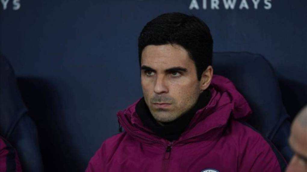 Mikel Arteta con un pie en el banquillo del Arsenal. Según publica Sky Sports, este jueves habrá una reunión entre los dirigentes del Arsenal y Mikel Arteta, para que el español se convierta en el próximo entrenador 'Gunner'. En este momento el ayudante de Pep Guardiola en el Manchester City parece ser el principal candidato para la sucesión de Arsène Wenger. Foto AFP