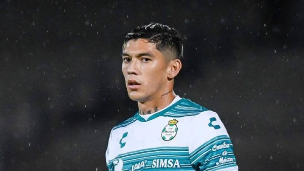 El futbolista mexicano Gerardo Arteaga, que se desempeña como lateral por la banda zquierda, fue fichado por el club Genk de la primera división de Bélgica, llega procedente del Santos Laguna. El Genk compró al jugador mexicano en 3,5 millones de euros y le ofreció un contrato por cinco temporadas.