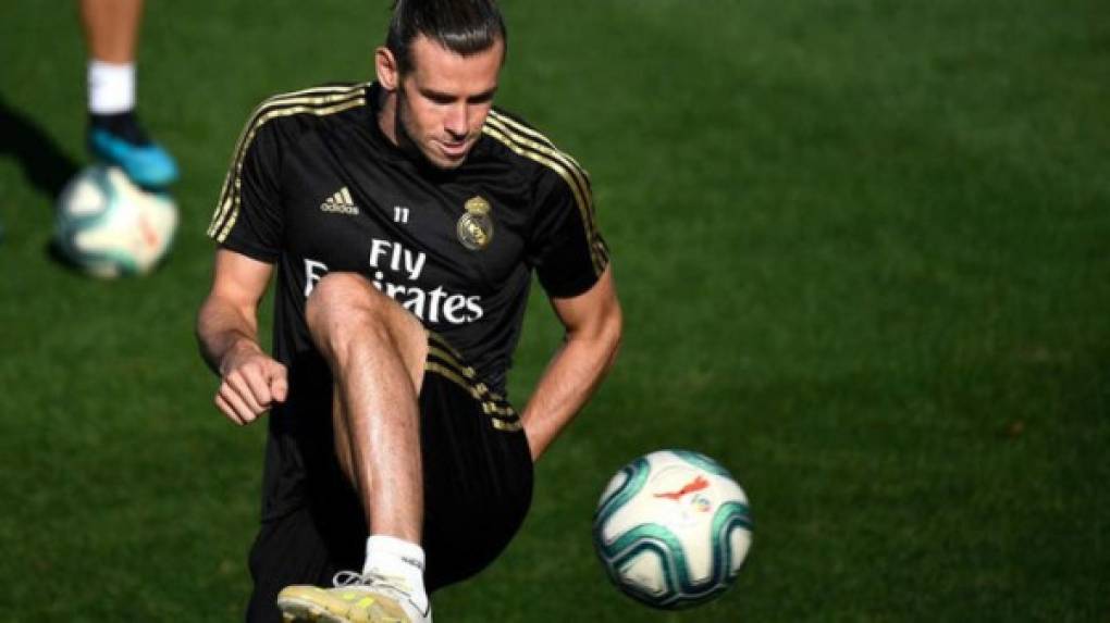 La salida de Gareth Bale es casi un hecho, aunque su representante ha señalado que el galés desea seguir en Real Madrid. Sin embargo, Zidane inclusive lo marginó al extremo de no convocarlo para el duelo ante Manchester City.