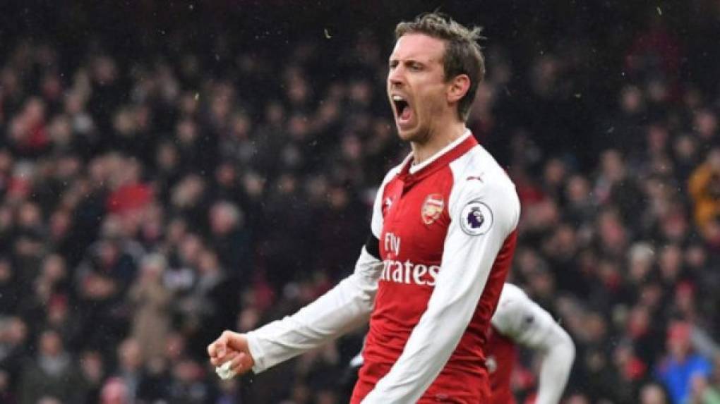 Nacho Monreal: El lateral español del Arsenal es uno de los objetivos del Barcelona para el 2018, se menciona que en el cuadro español buscan un jugador que pueda pelearle el puesto a Jordi Alba.