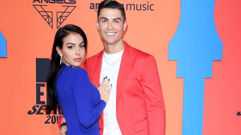 Los reportes indican que ‘CR7′ estaría un poco harto de la actitud que ha adoptado su pareja desde unos meses atrás, y que se ha intensificado desde que estrenó su serie: ‘Soy Georgina’, que retrata el día a día de la empresaria, madre y pareja del futbolista.