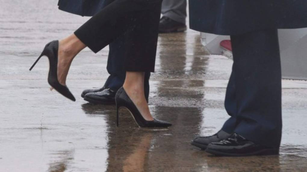 Su cuestionada decisión de vestir tacones en un viaje a Texas para evaluar la devastación del huracán Harvey, la llevaron a protagonizar un escándalo de moda, denominado Heel-Gate.