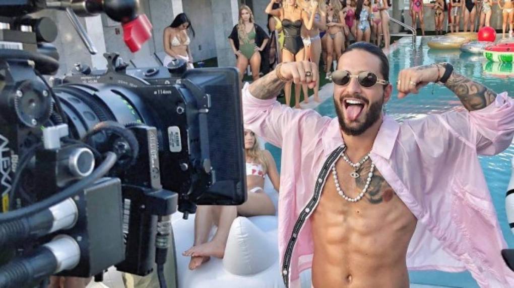 Maluma saltó a la fama por grabar con cantantes consagrados como Thalía, Ricky Martín y Shakira.