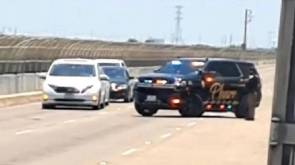 Convoy de sicarios se enfrenta a balazos con el ejército; tres muertos