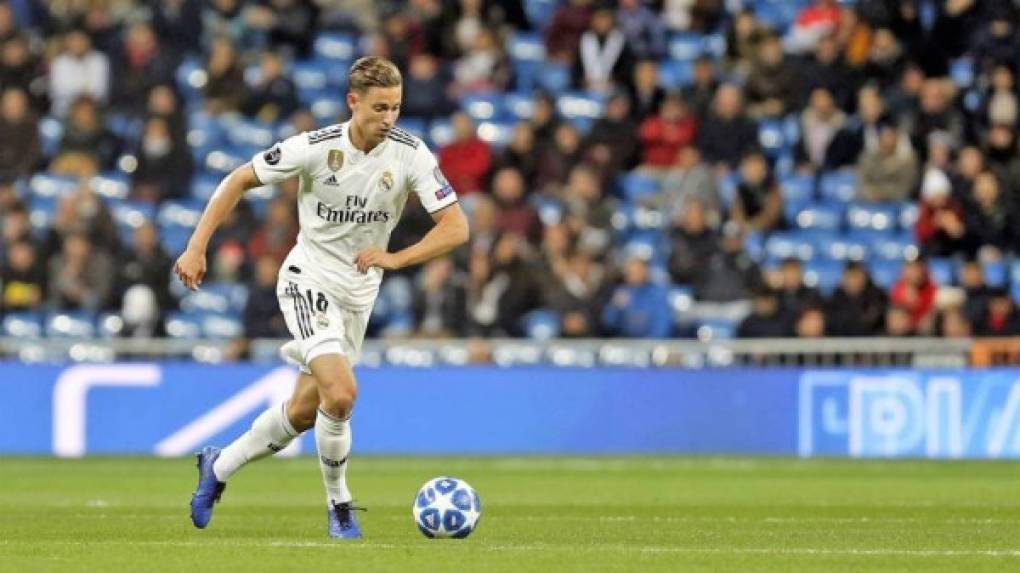 Marcos Llorente: Sorpresa. El centrocampista español dejaría al Real Madrid y está a un paso de fichar por el Atlético, uno de los grandes rivales del club blanco. La oferta del club de Diego Simeone sería de 40 millones de euros.