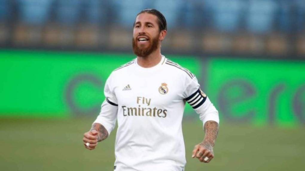 El diario Marca explica que el capitán del Real Madrid, Sergio Ramos, empezará en las próximas semanas a negociar con Florentino Pérez una renovación de su contrato que acaba la próxima temporada y también una rebaja salarial por la crisis del coronavirus. El rotativo asegura que la extensión de su contrato sería por una temporada.