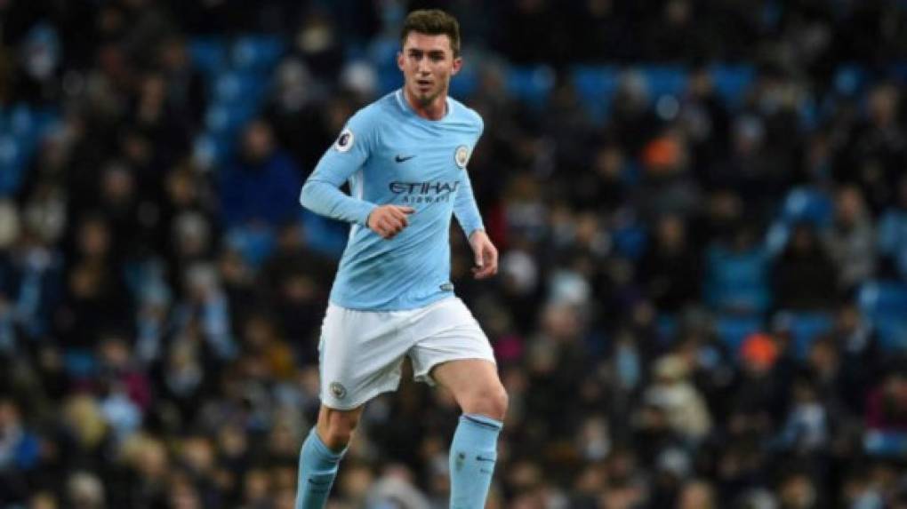 Según prensa española, el defensor Aymeric Laporte desea cambiar de aires y marcharse del Manchester City con destino al FC Barcelona, por tanto está presionando al club inglés para aterrizar en el Camp Nou este verano. Foto AFP.