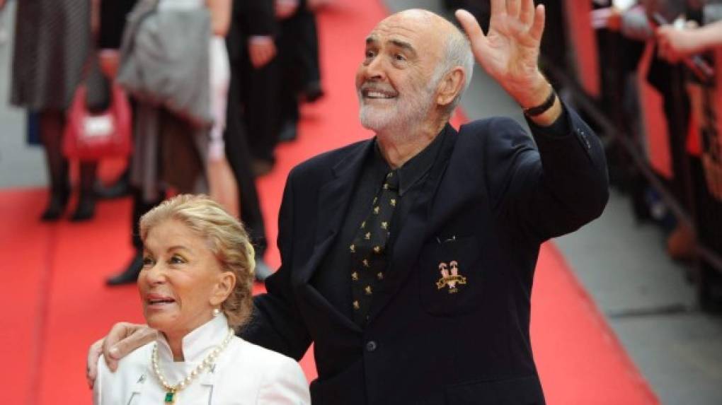 Sean Connery y su actual esposa, la artista francesa Micheline Roquebrune.