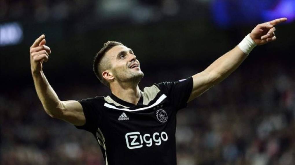 -Dusan Tadic: (Centrocampista serbio que milita en el Ajax de Holanda)