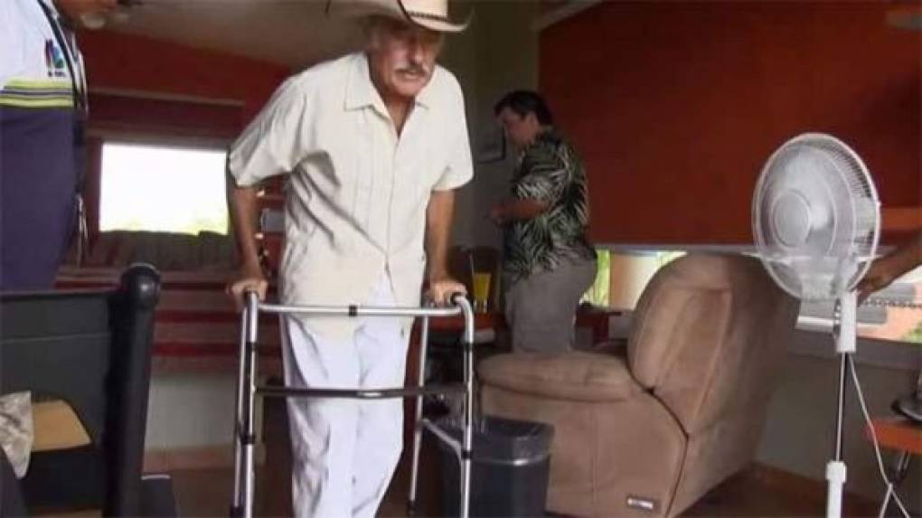 Andrés García declaró en medios de comunicación mexicanos que los golpes de la vida deterioraron su virilidad y fuerza. Prácticamente ya aprendió a caminar de nuevo. Él y su esposa Margarita actualmente no viven juntos.