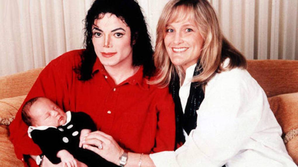 Debbie Rowe es la ex esposa de Michael Jackson y madre de 2 de sus hijos.