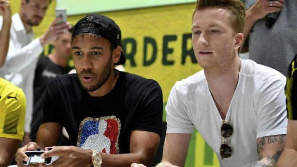 Pierre Emerick Aubameyang y Marco Reus, excompañeros en el Borussia Dortmund, se han enfrentado también jugando al FIFA.