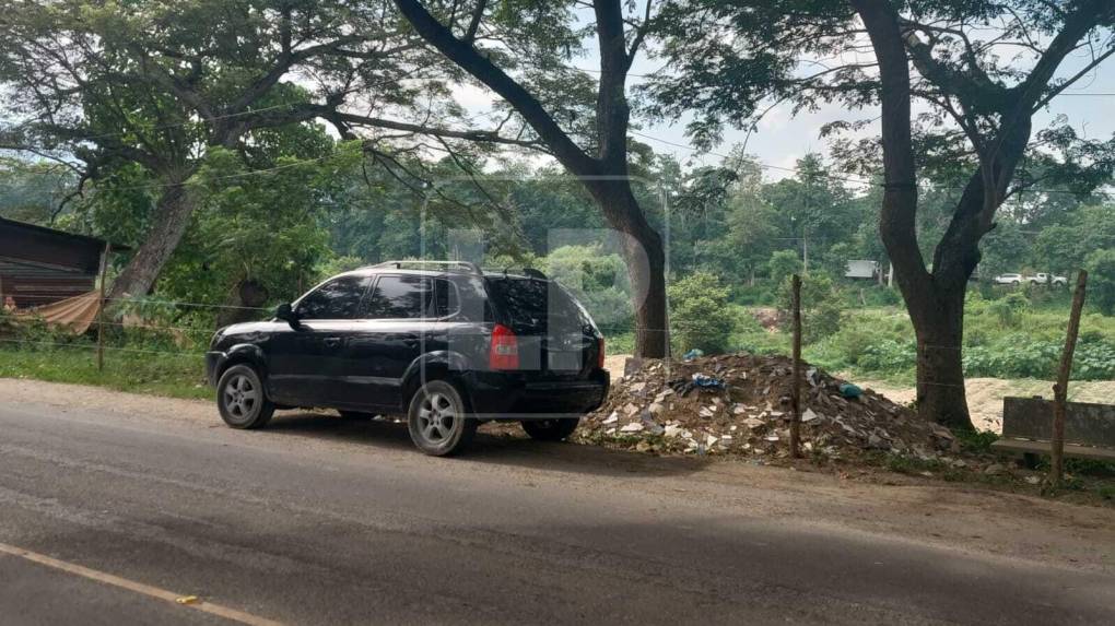 La camioneta en la que andaban los homicidas fue dejada abandonada en la calle que conduce a la colonia El Limonar, que se ubica en el mismo sector donde está la colonia Esquipulas Uno.