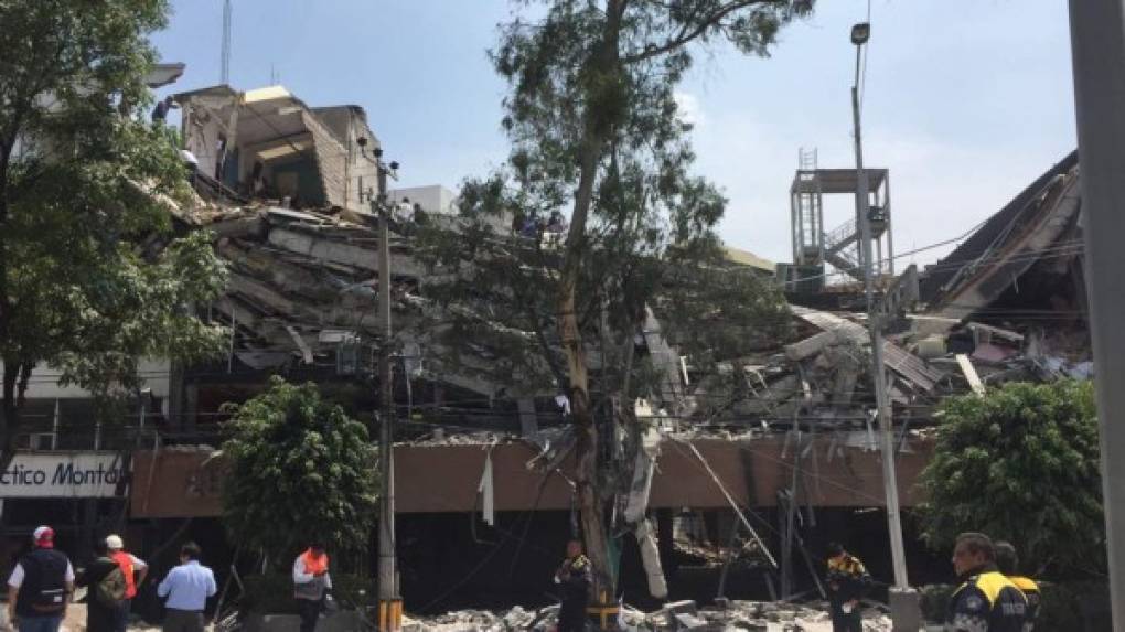 El potente sismo causó que varios edificios colapsaran, especialmente en el sur de la capital.